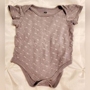 9/12mo Arrow onesie